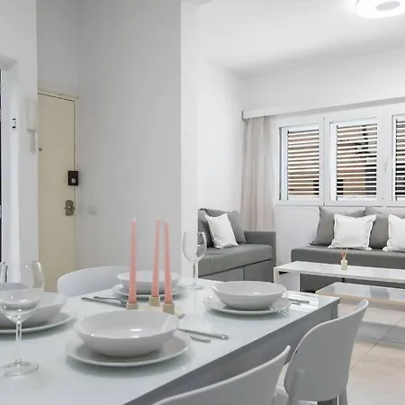 Alma ,6 Paxs ,wifi , Playa Canteras, Ocio *